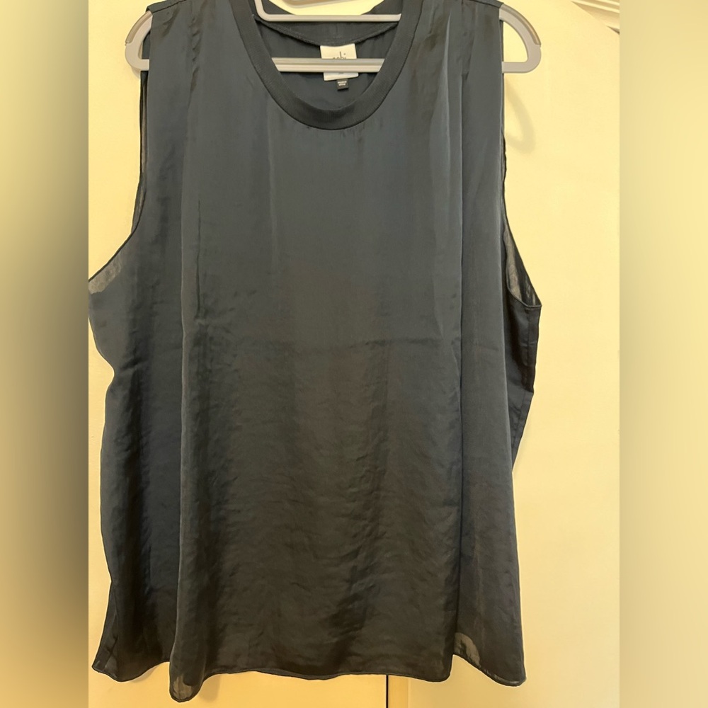 Elegant Brand New Cabi Navy blue complete Sleeveless Top- size Xl